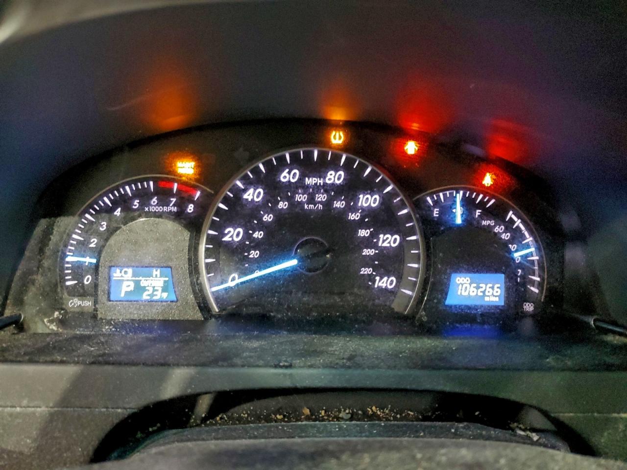 2013 TOYOTA CAMRY LE photo 9