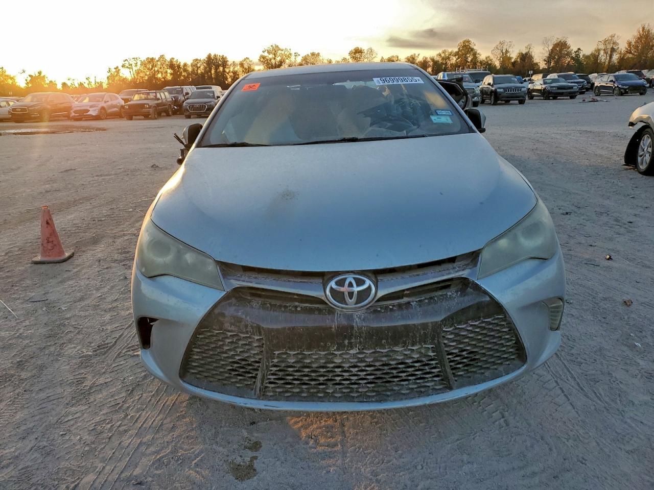2016 TOYOTA CAMRY LE photo 5