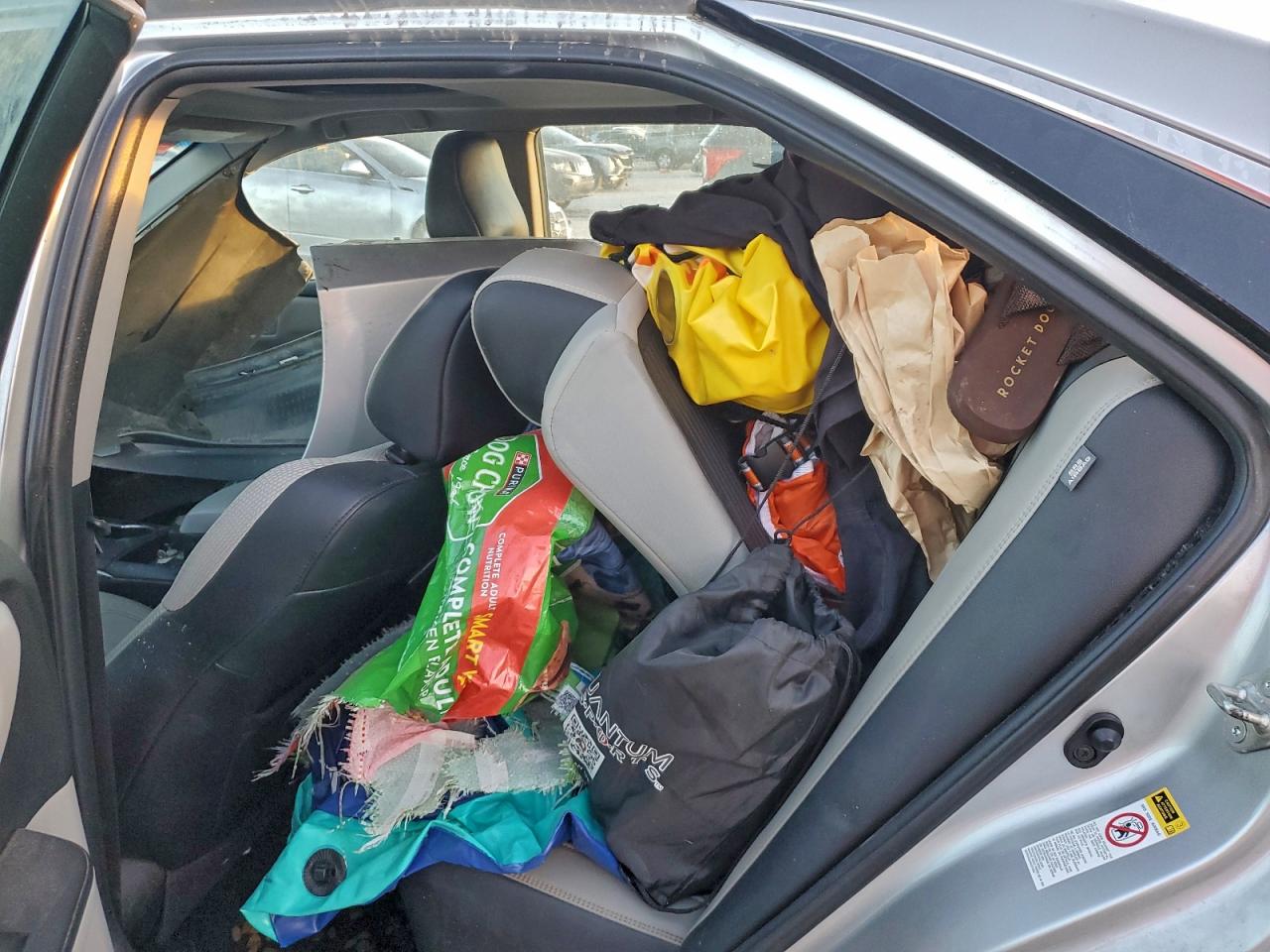 2016 TOYOTA CAMRY LE photo 10