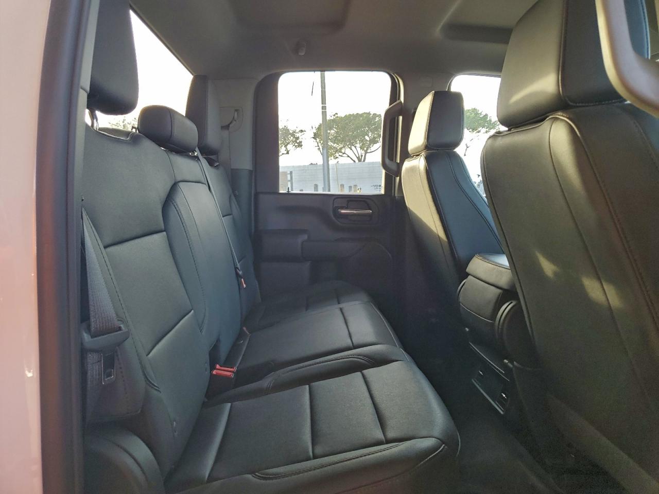 2024 CHEVROLET SILVERADO C2500 HEAVY DUTY photo 10