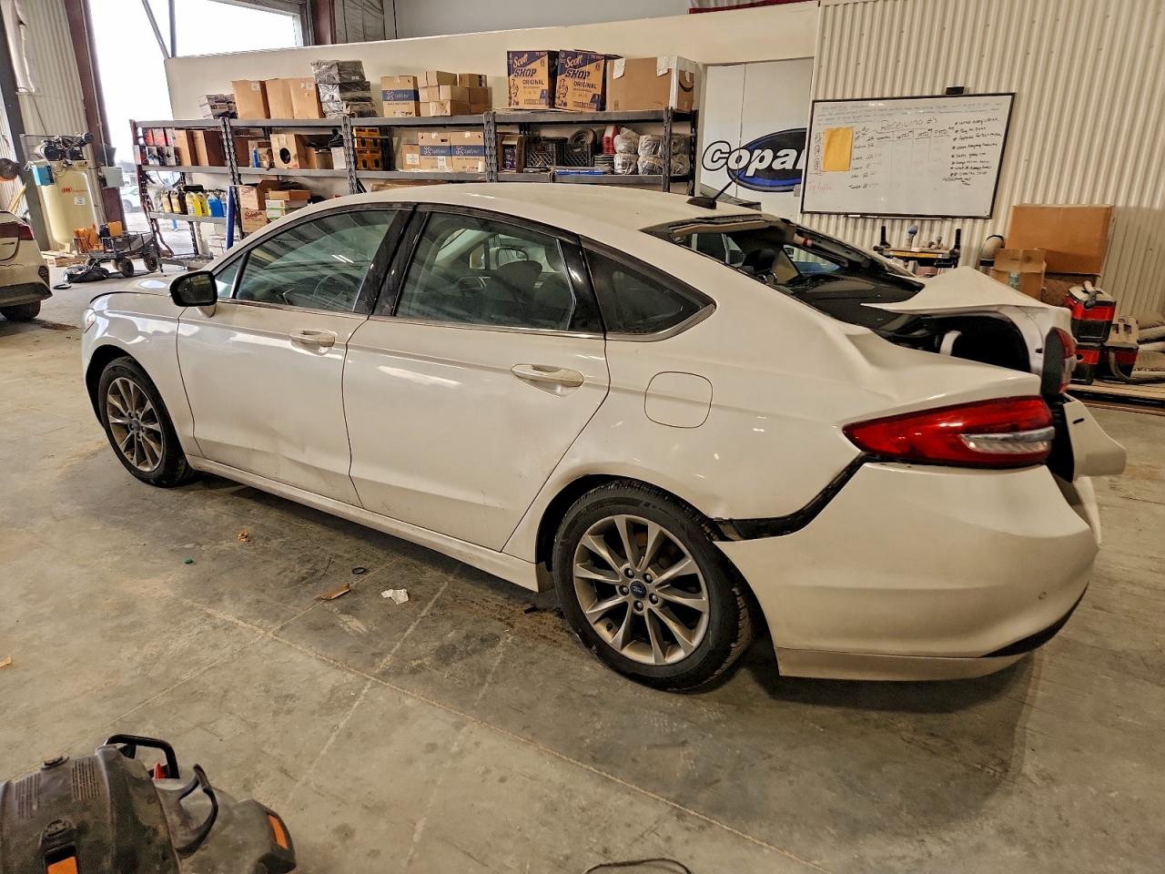 2017 FORD FUSION SE photo 2