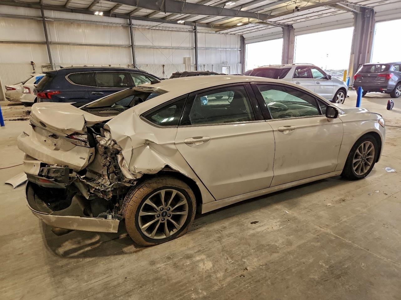 2017 FORD FUSION SE photo 3