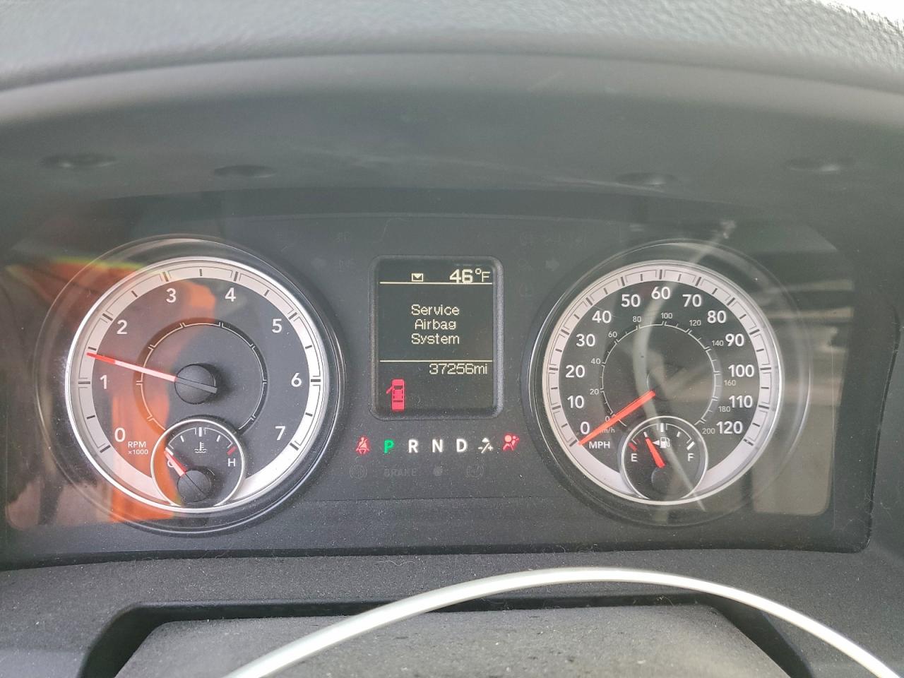 2016 RAM 1500 ST photo 25
