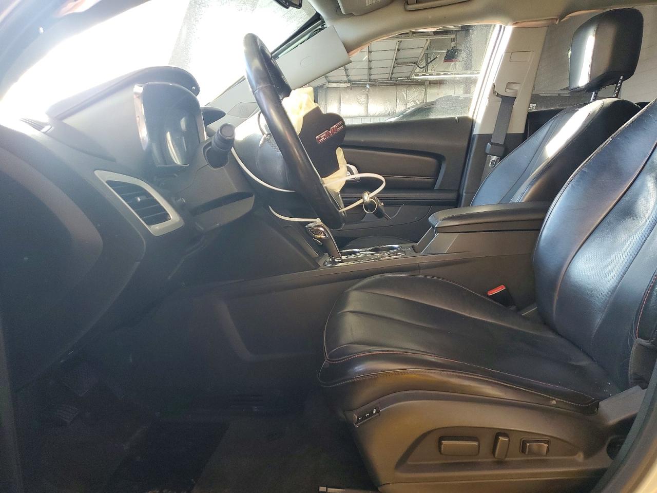 2011 GMC TERRAIN SLT photo 7