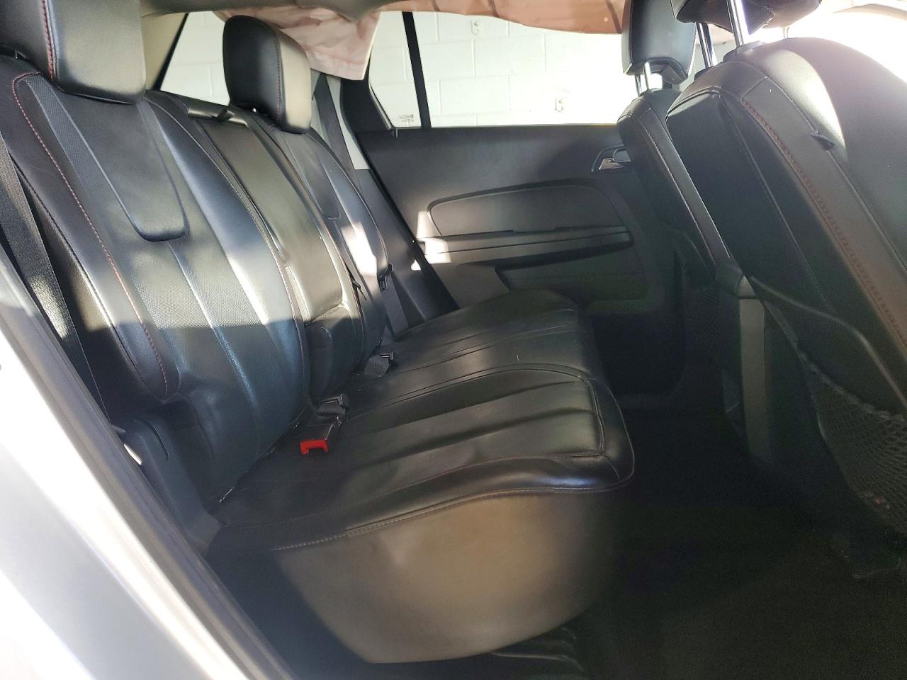 2011 GMC TERRAIN SLT photo 11