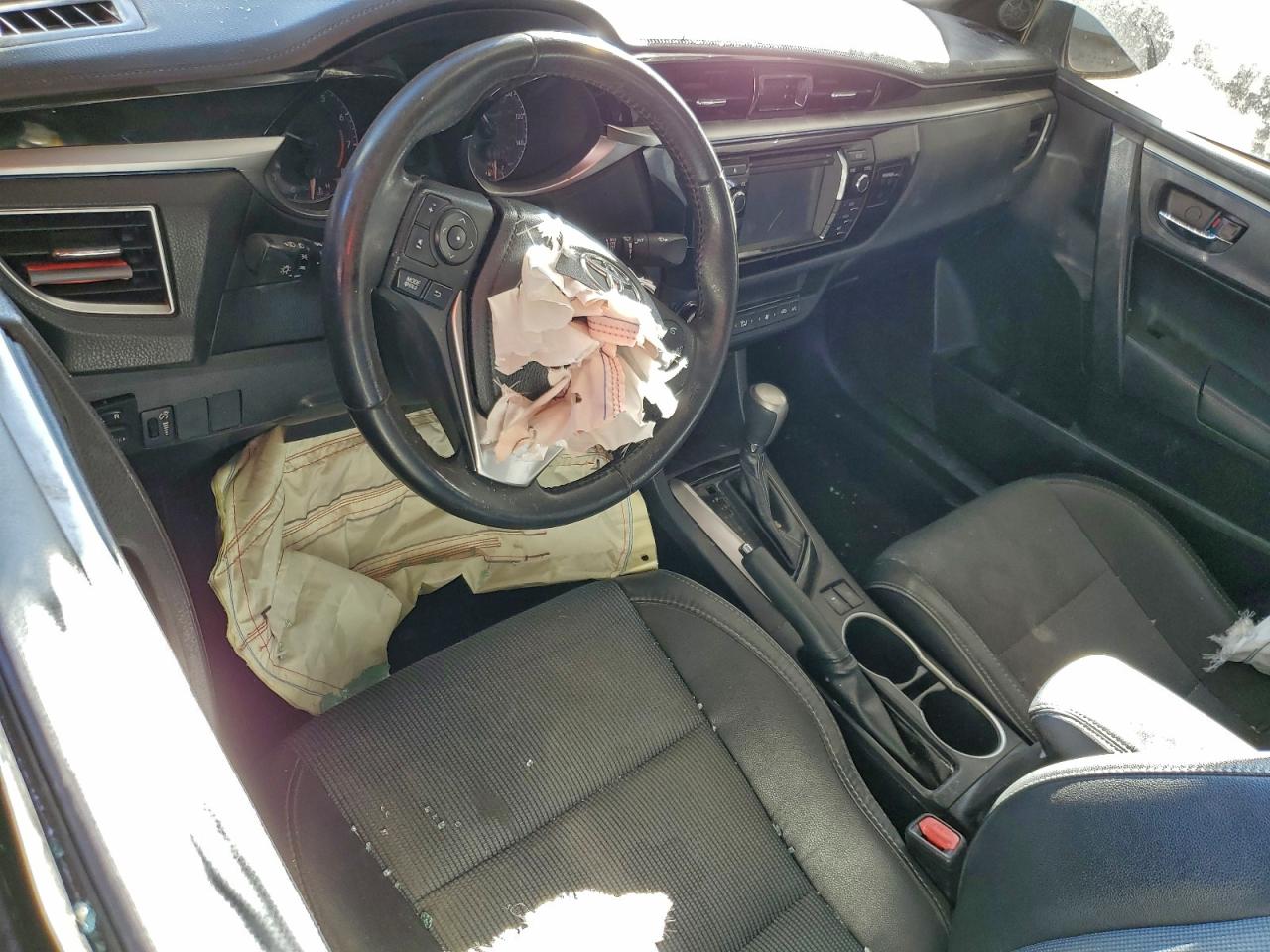 2014 TOYOTA COROLLA photo 8