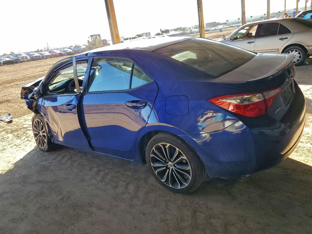 2014 TOYOTA COROLLA photo 2
