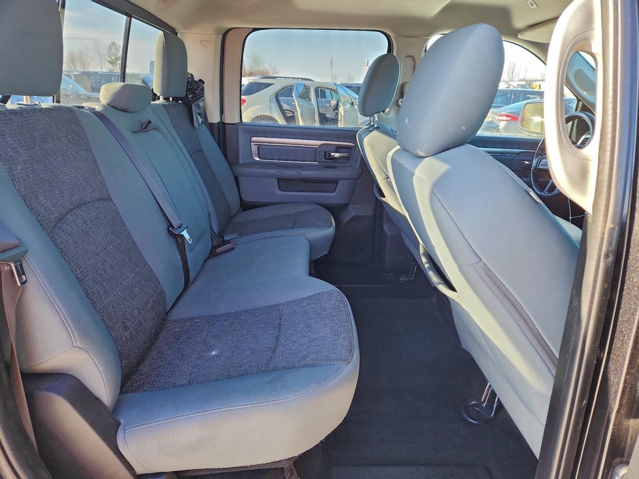 2017 RAM 1500 SLT photo 19