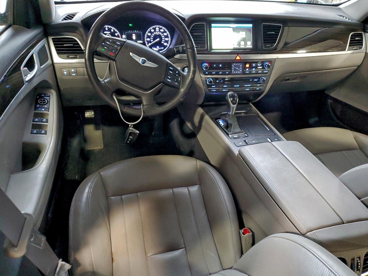 2015 HYUNDAI GENESIS 3.8L photo 8