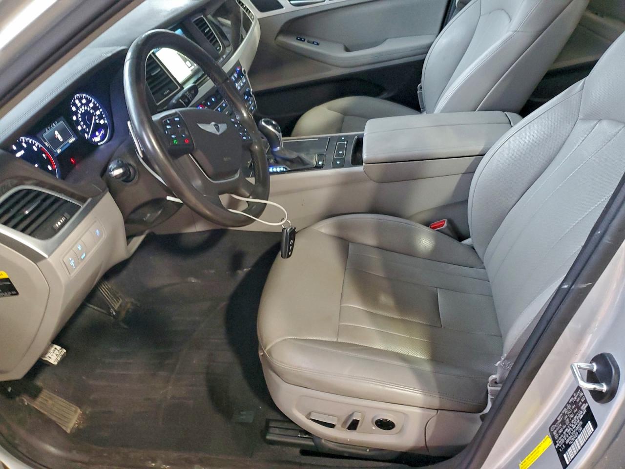 2015 HYUNDAI GENESIS 3.8L photo 7