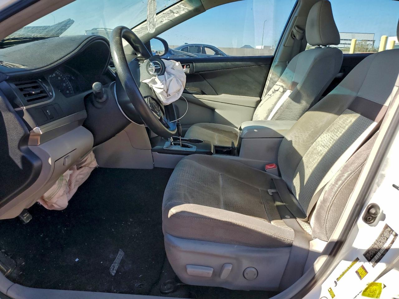 2013 TOYOTA CAMRY L photo 19