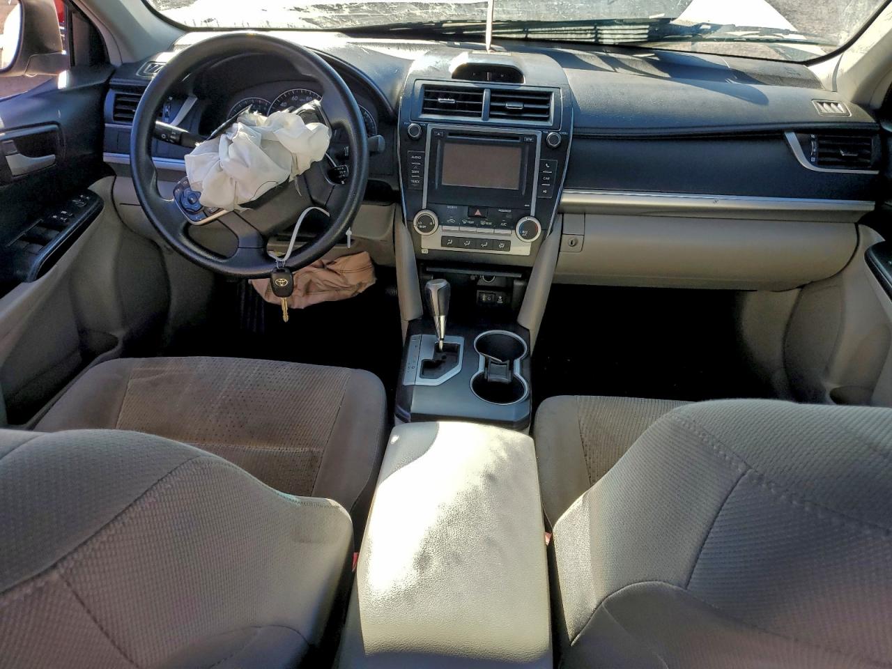 2013 TOYOTA CAMRY L photo 22