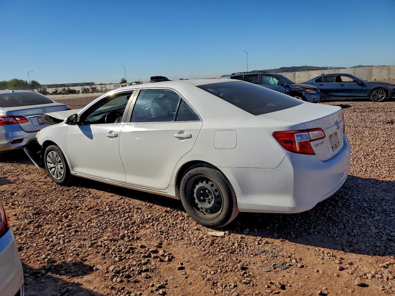 2013 TOYOTA CAMRY L photo 4
