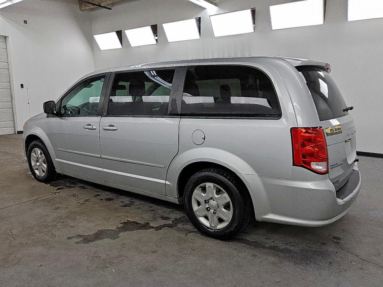 2012 DODGE GRAND CARAVAN SE photo 2