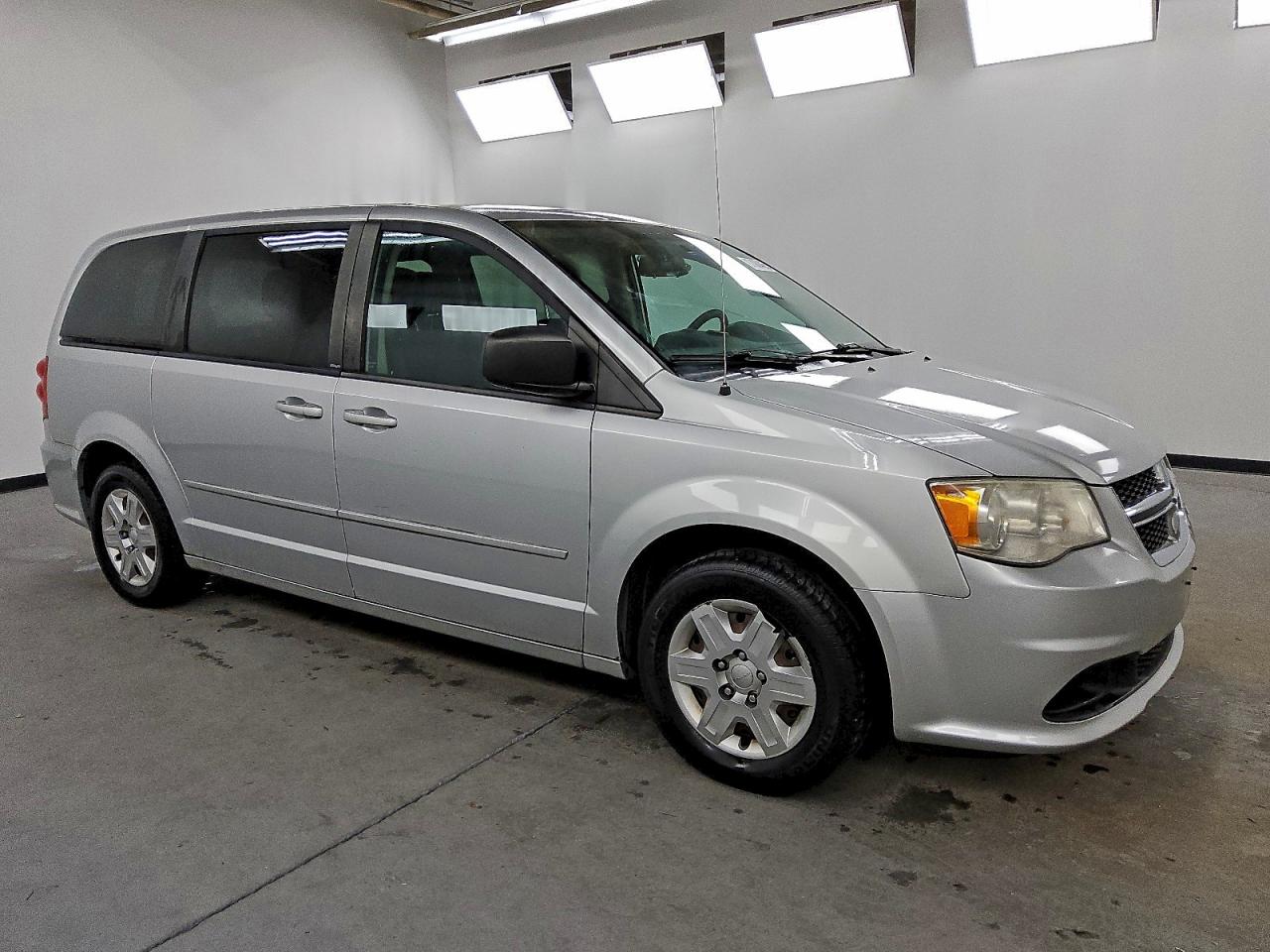 2012 DODGE GRAND CARAVAN SE photo 4