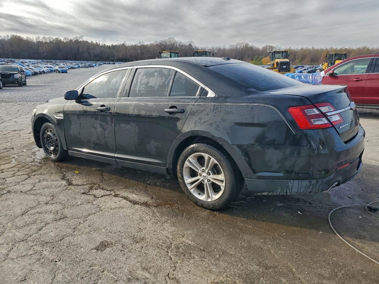 2015 FORD TAURUS SEL photo 4