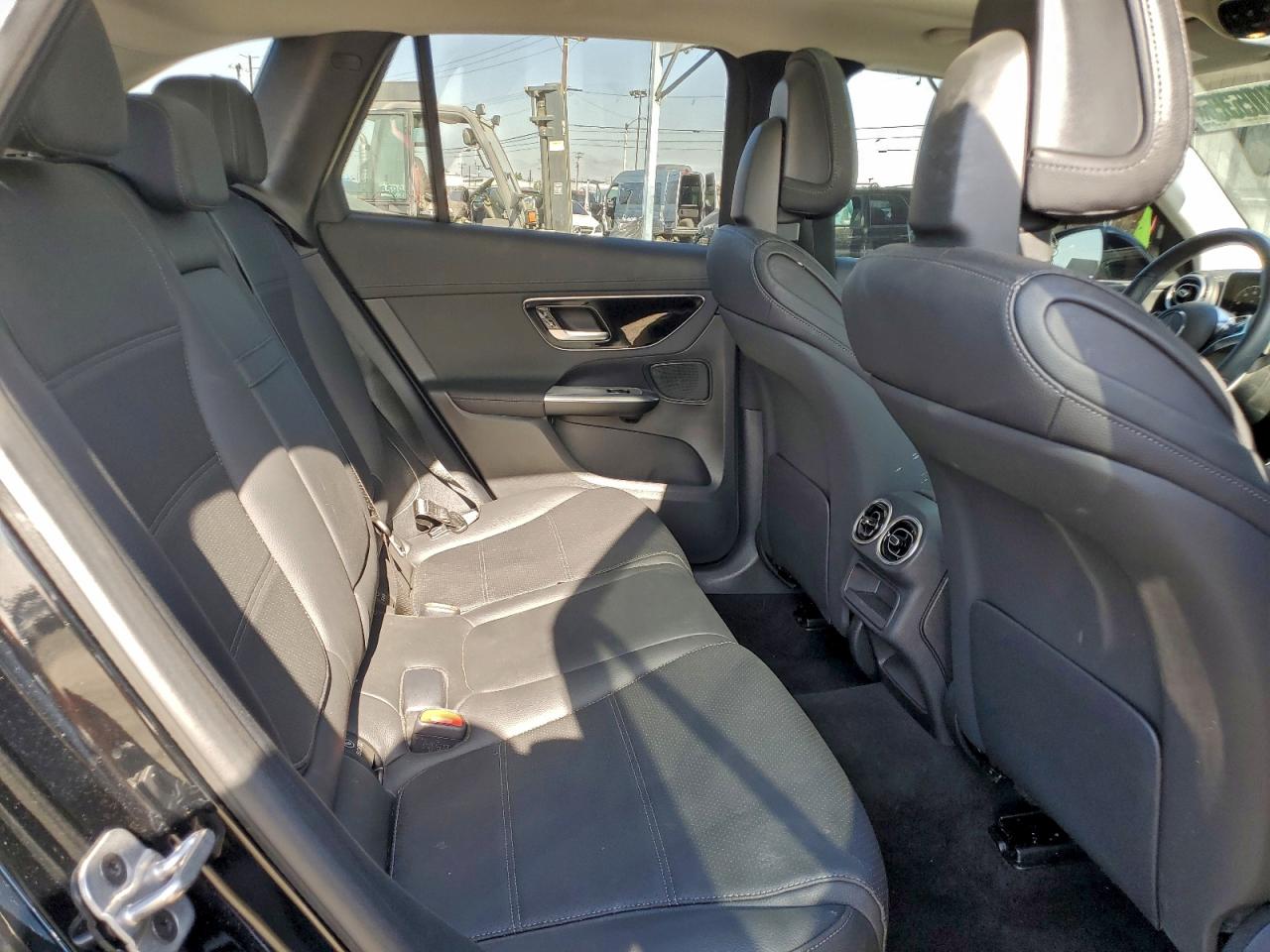2025 MERCEDES-BENZ GLC 350E photo 31