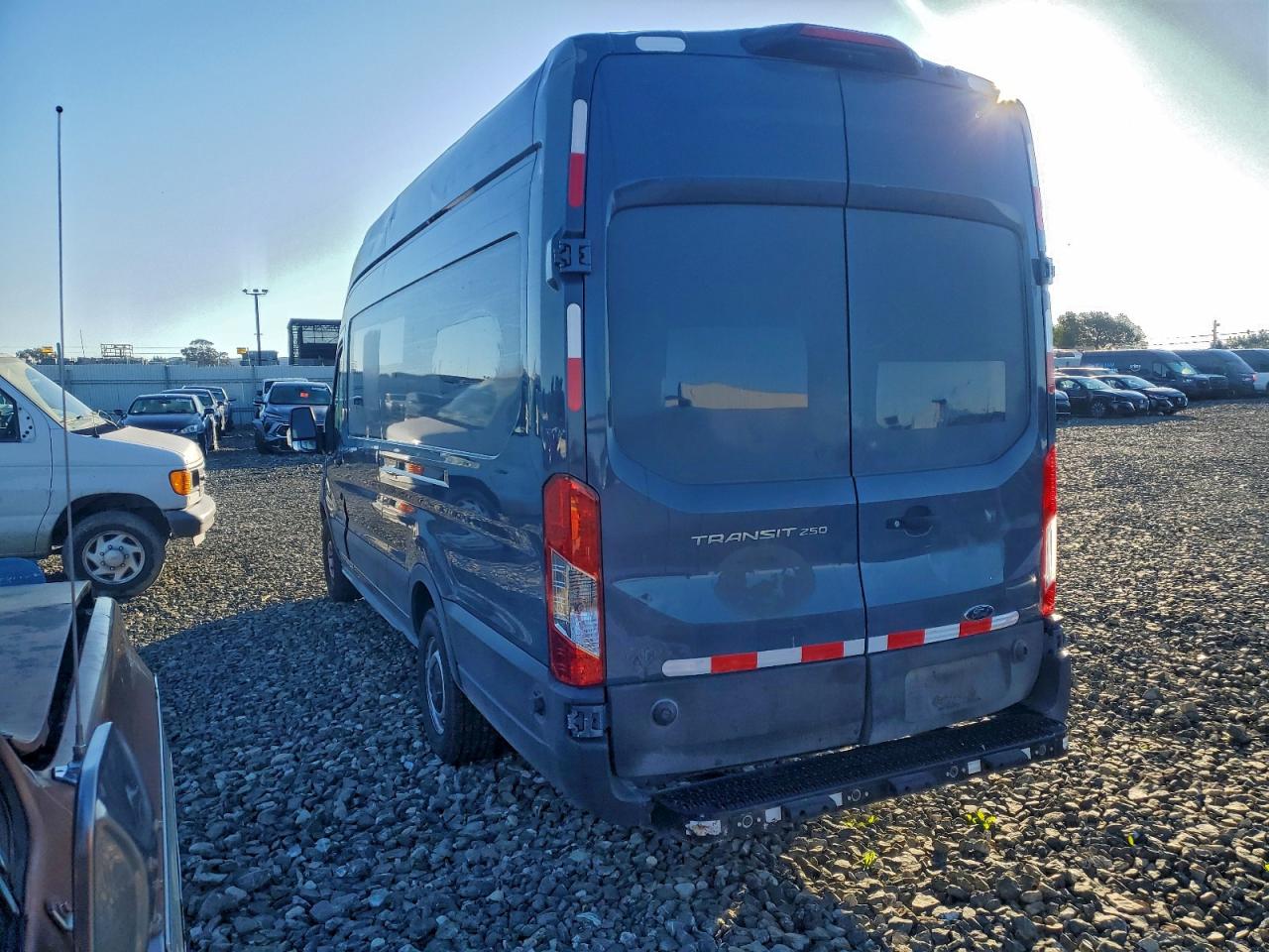2020 FORD TRANSIT T-250 DELIVERY VAN photo 2