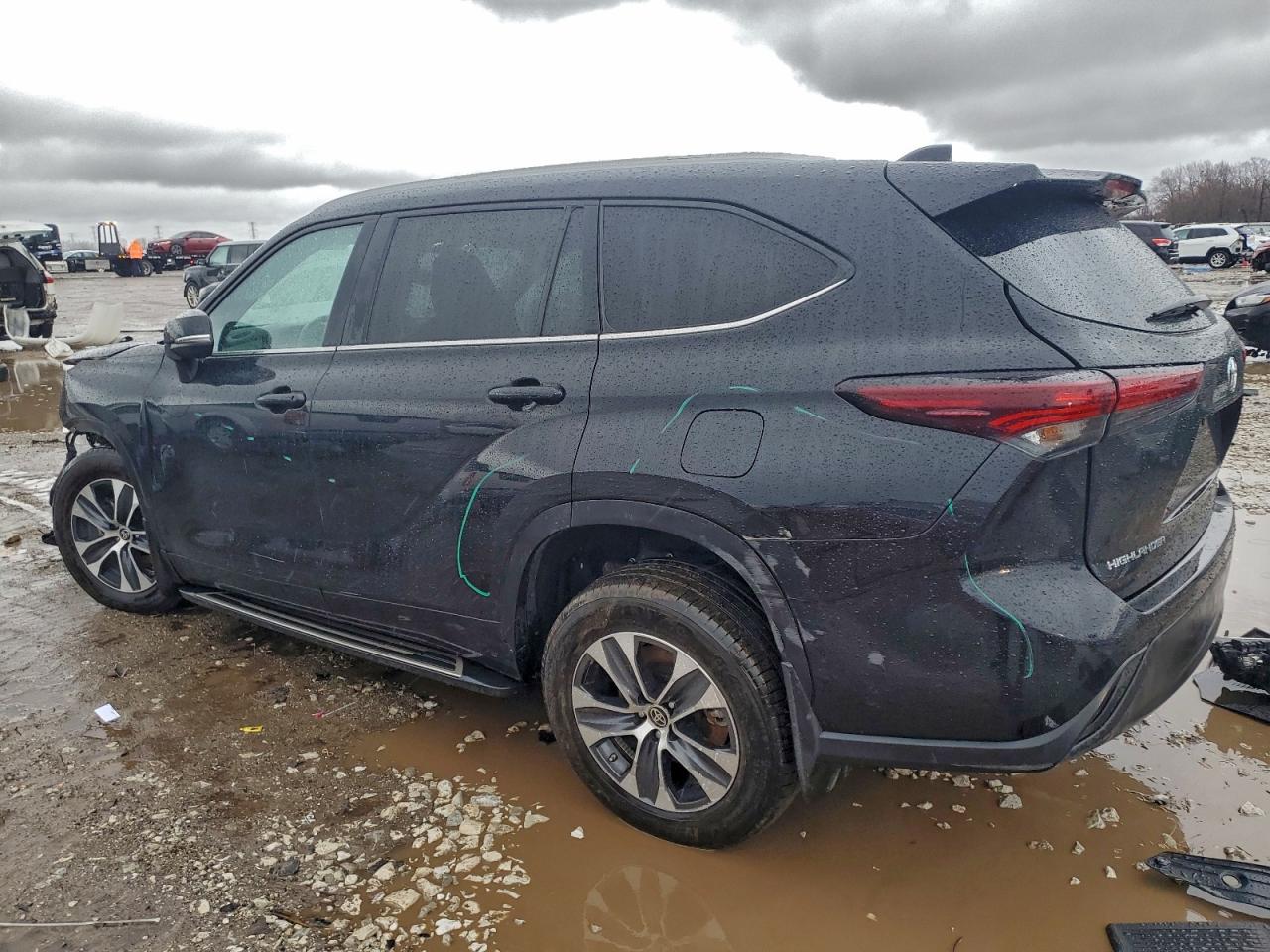 2024 TOYOTA HIGHLANDER LE photo 4