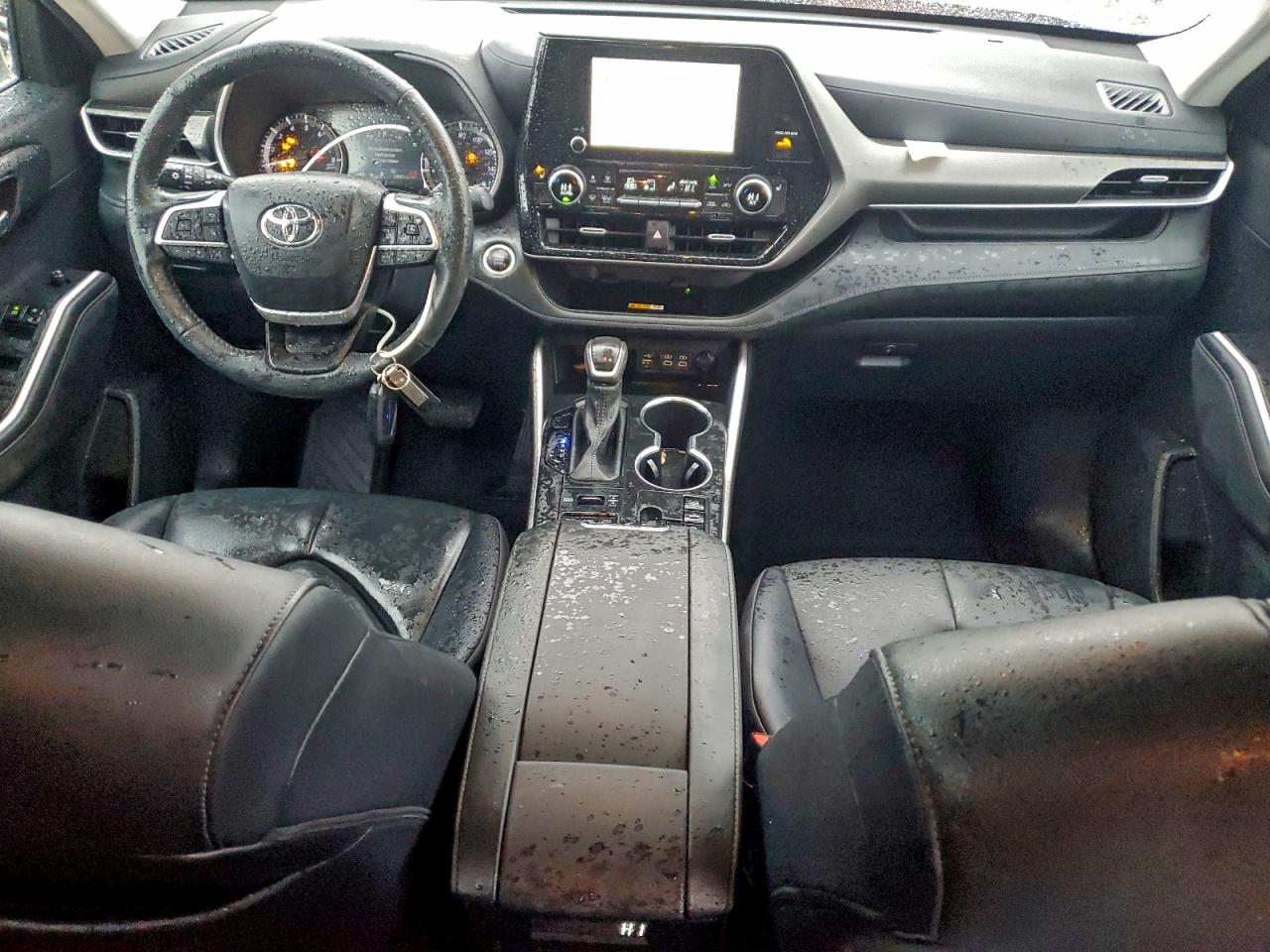 2024 TOYOTA HIGHLANDER LE photo 22