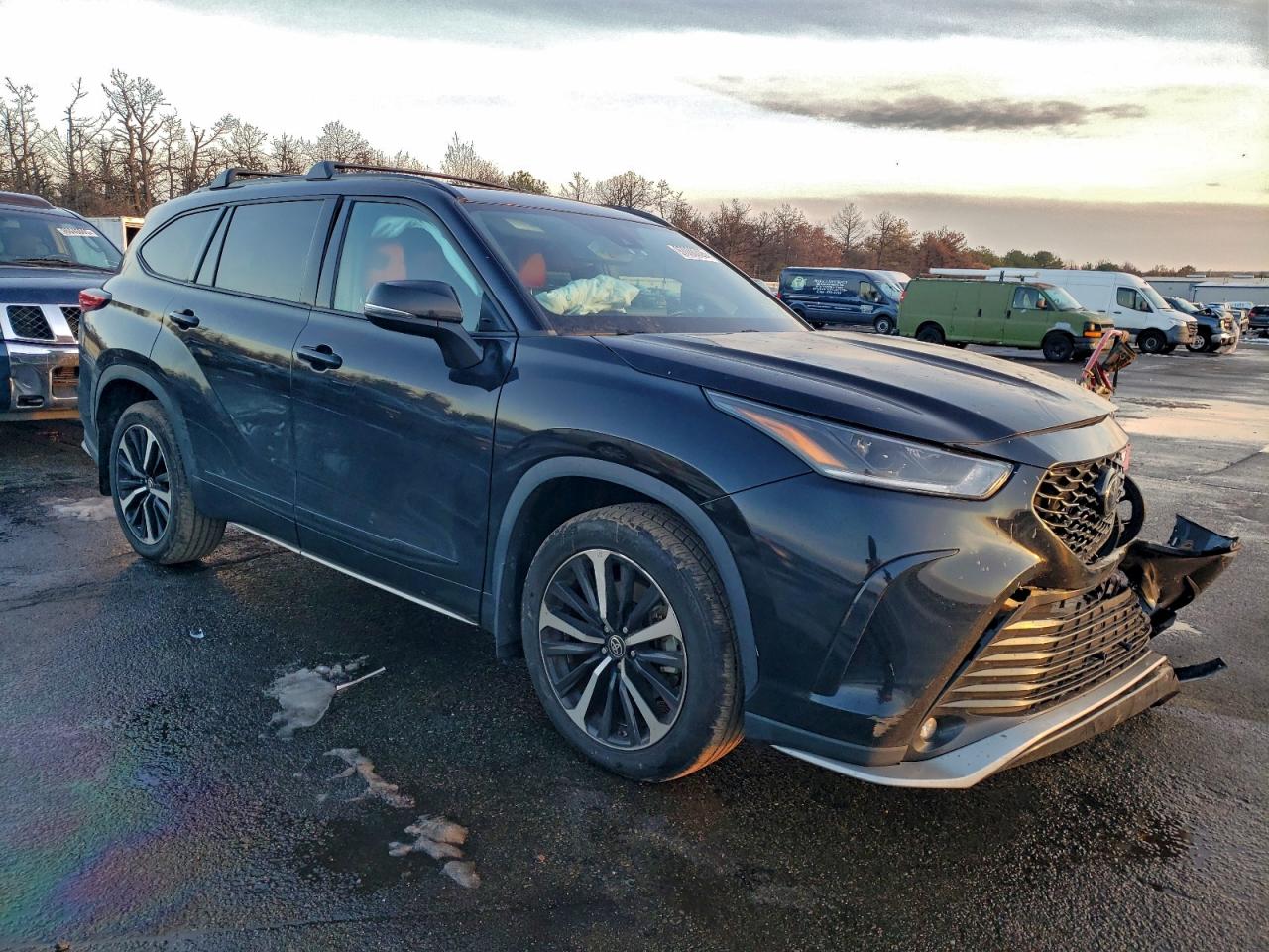 2022 TOYOTA HIGHLANDER XSE photo 7