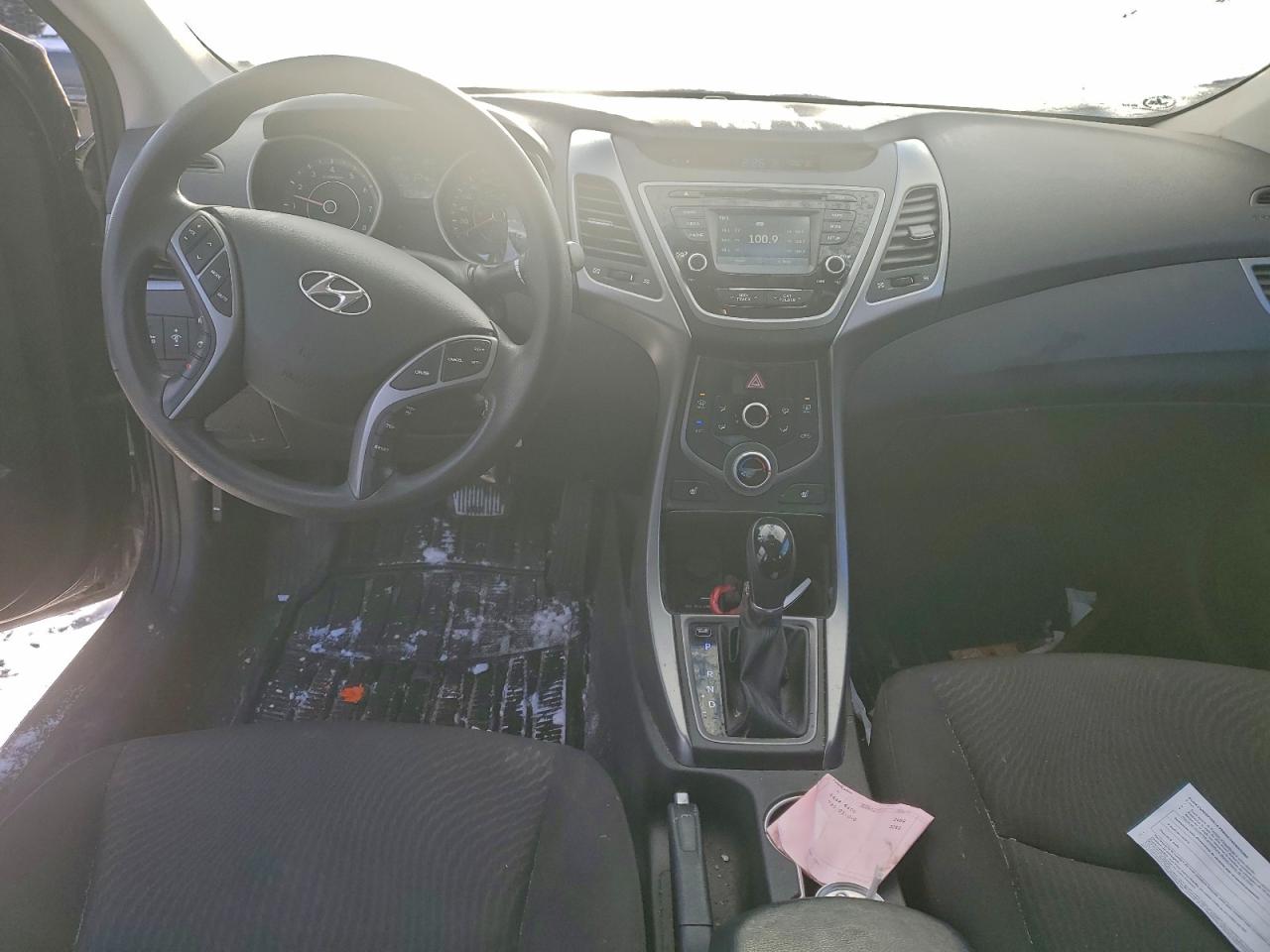 2016 HYUNDAI ELANTRA SE photo 22