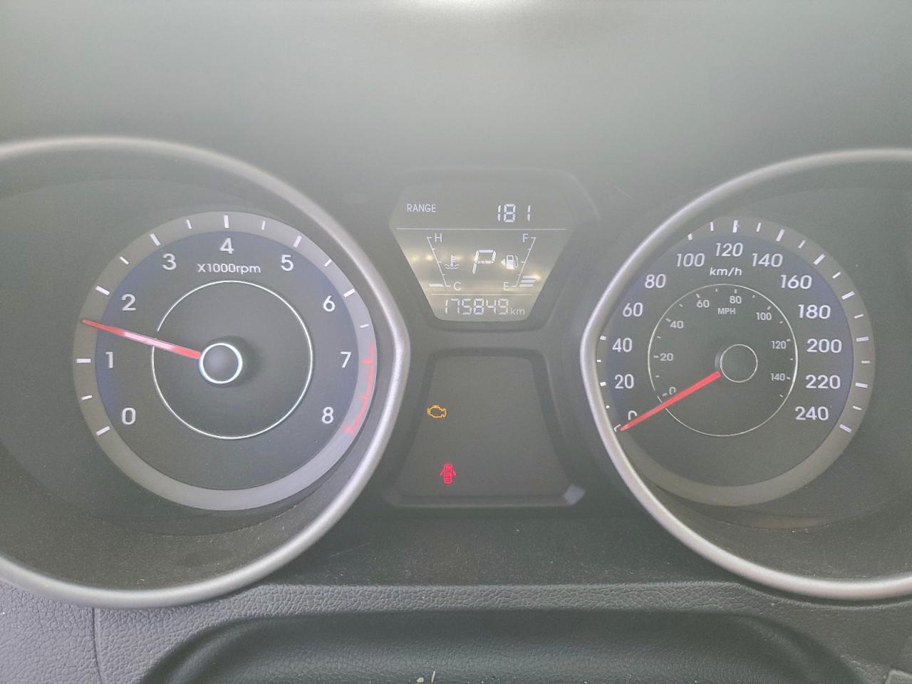 2016 HYUNDAI ELANTRA SE photo 25