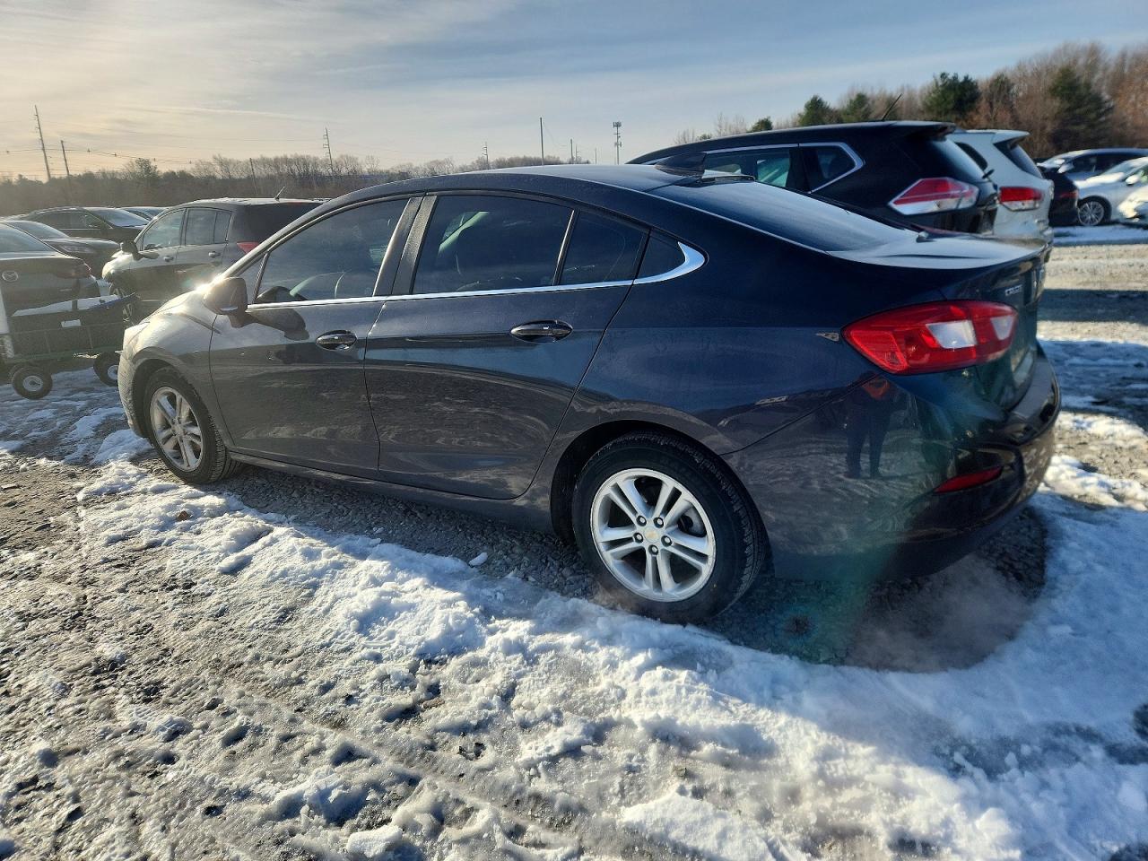 2017 CHEVROLET CRUZE LT photo 3