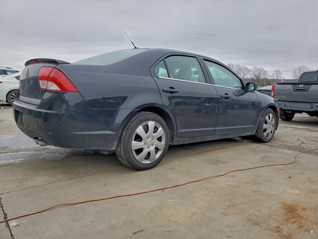 2010 MERCURY MILAN photo 3