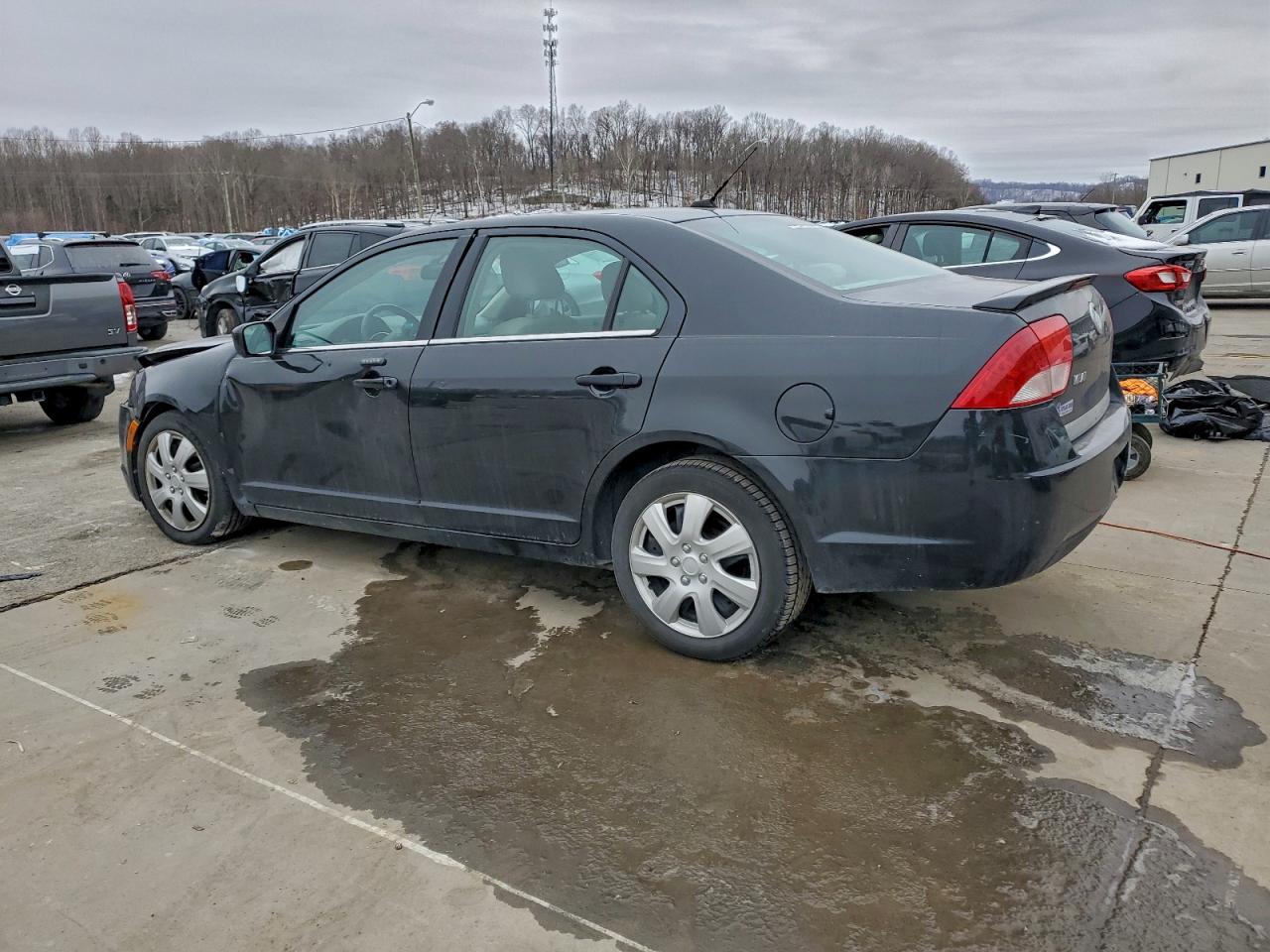 2010 MERCURY MILAN photo 2