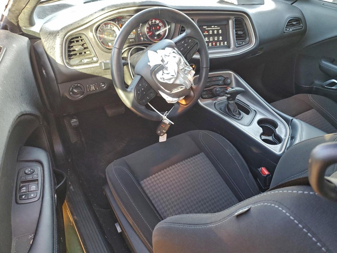 2022 DODGE CHALLENGER SXT photo 8