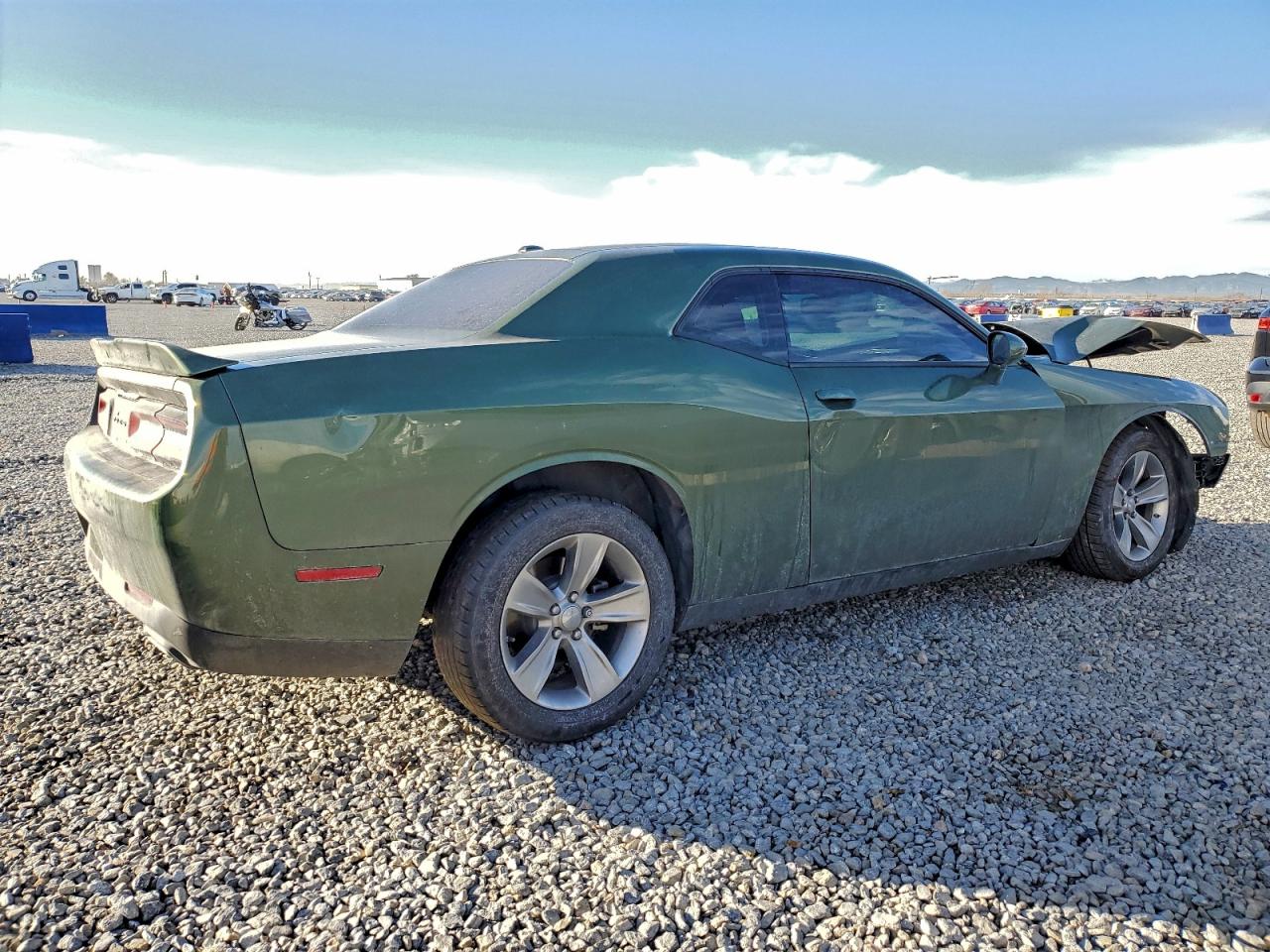 2022 DODGE CHALLENGER SXT photo 3