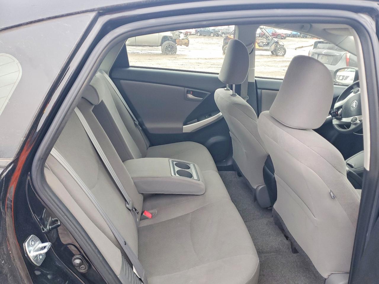 2014 TOYOTA PRIUS photo 28