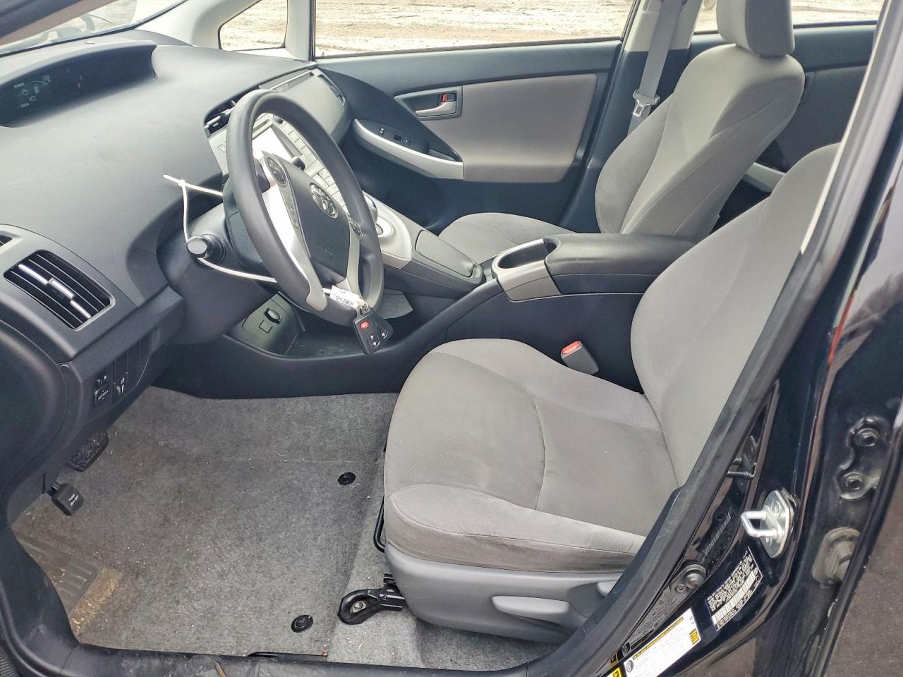 2014 TOYOTA PRIUS photo 19