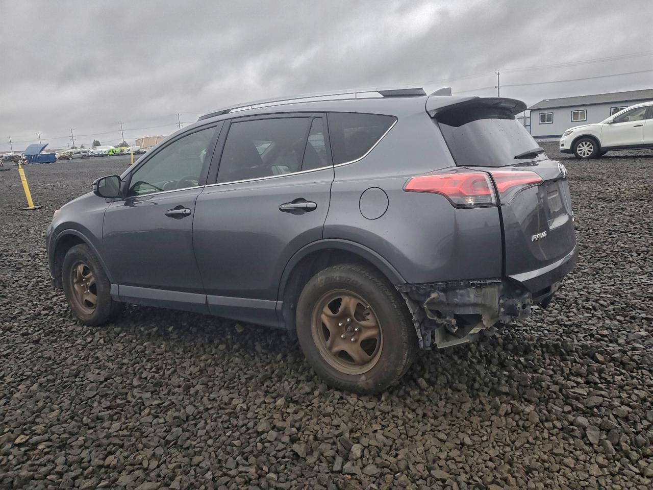2017 TOYOTA RAV4 LE photo 2
