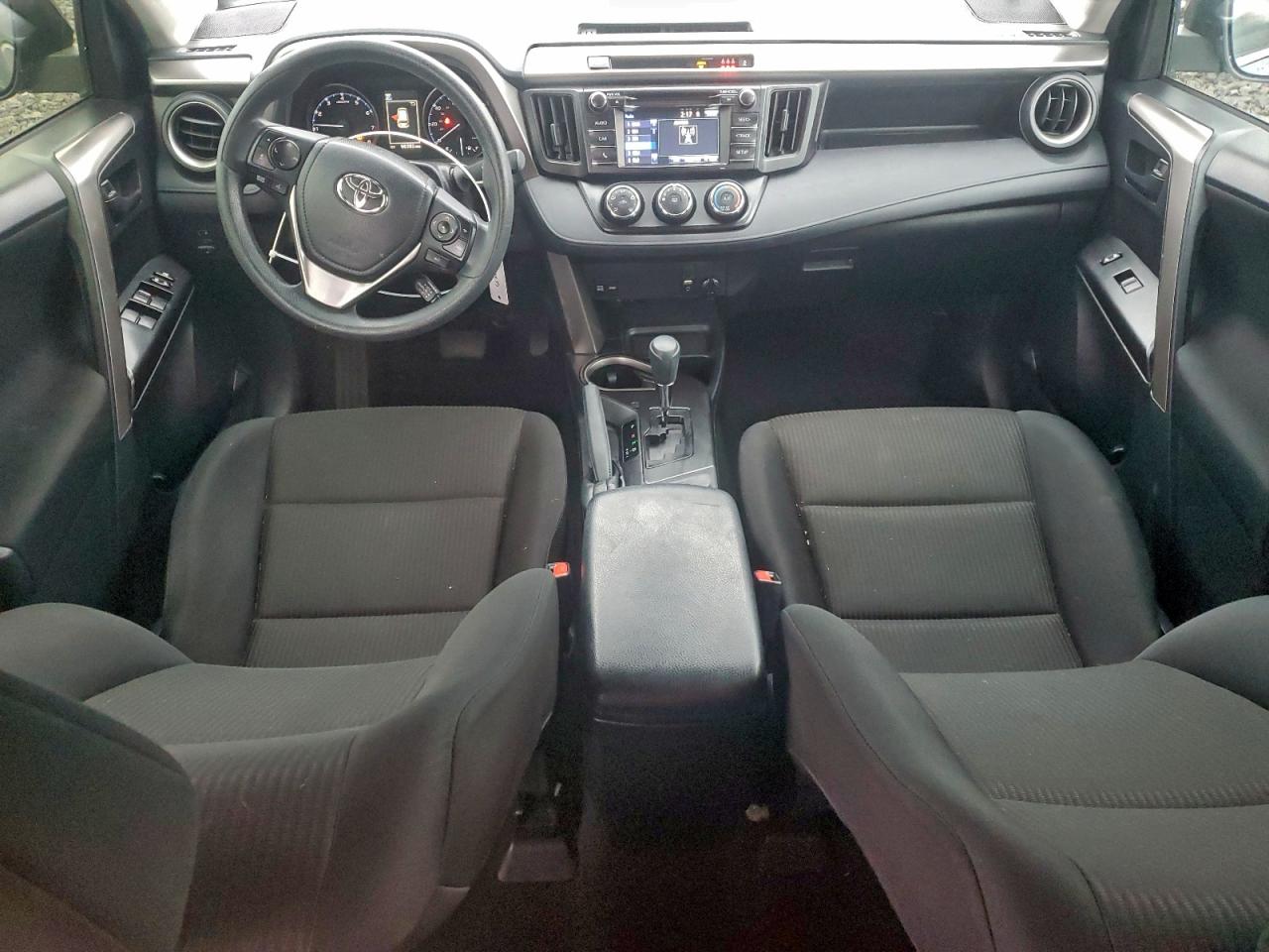2017 TOYOTA RAV4 LE photo 8