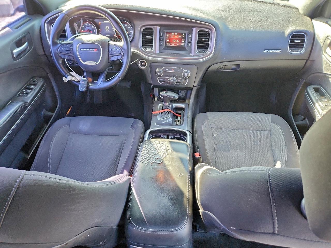 2015 DODGE CHARGER SE photo 8
