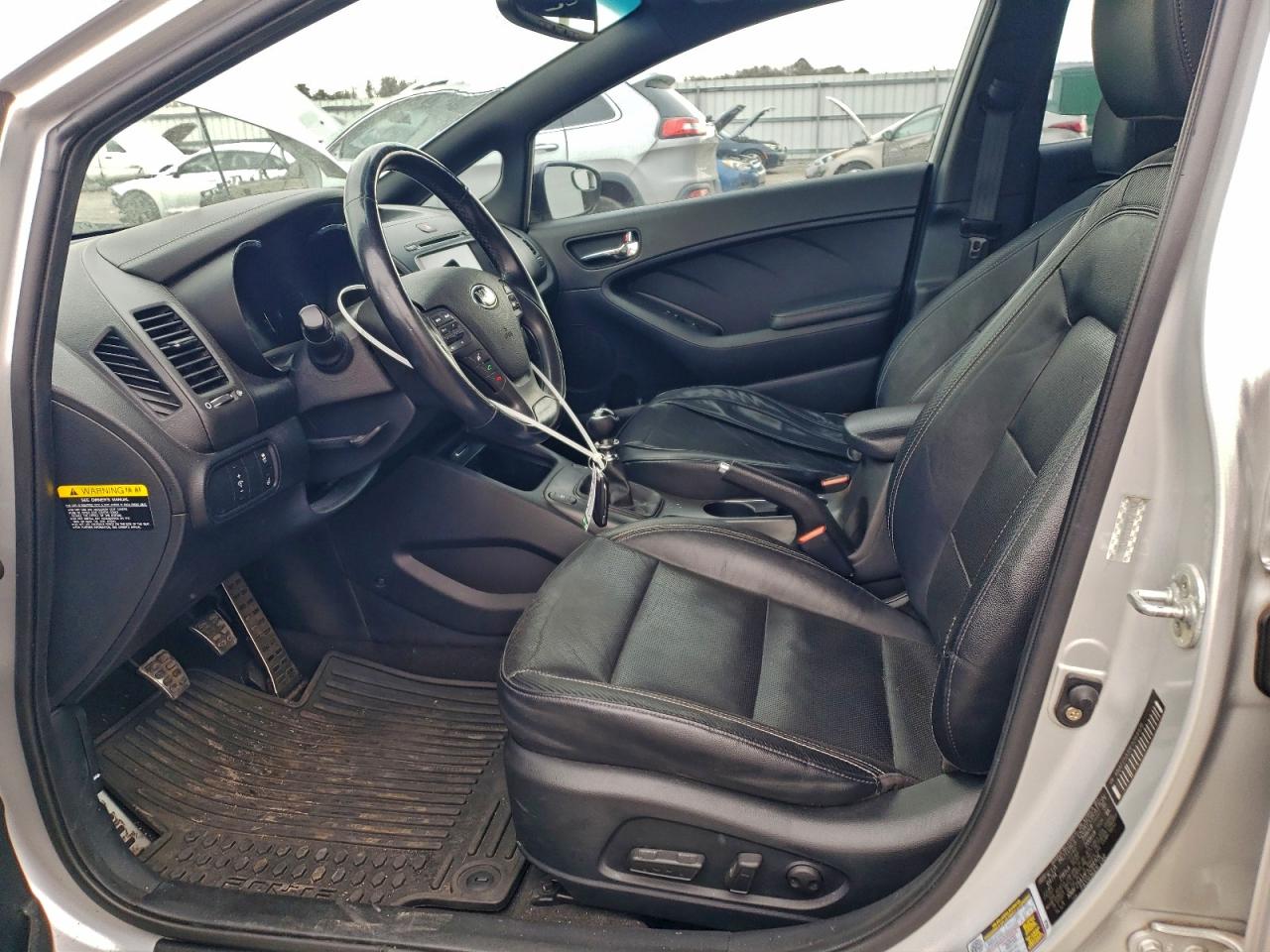 2015 KIA FORTE SX photo 13