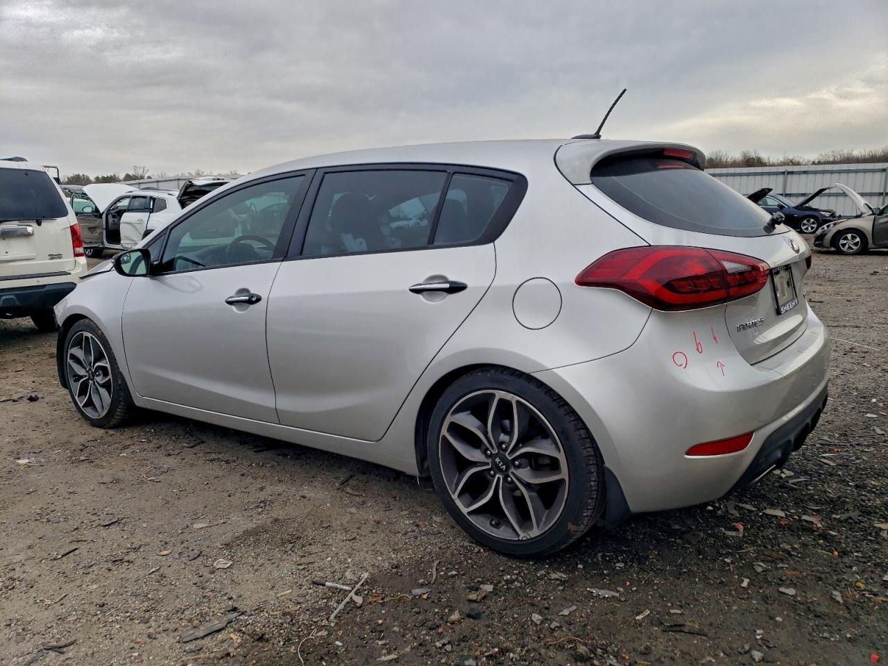 2015 KIA FORTE SX photo 3