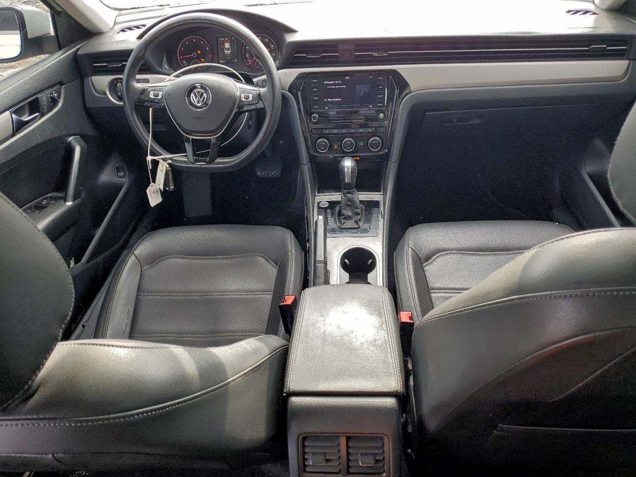 2021 VOLKSWAGEN PASSAT SE photo 15