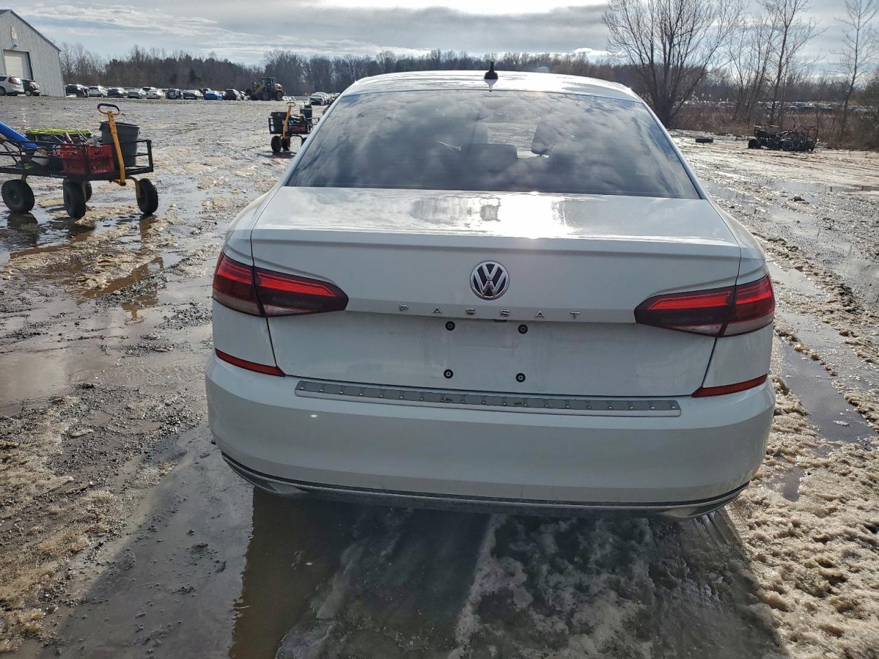 2021 VOLKSWAGEN PASSAT SE photo 11