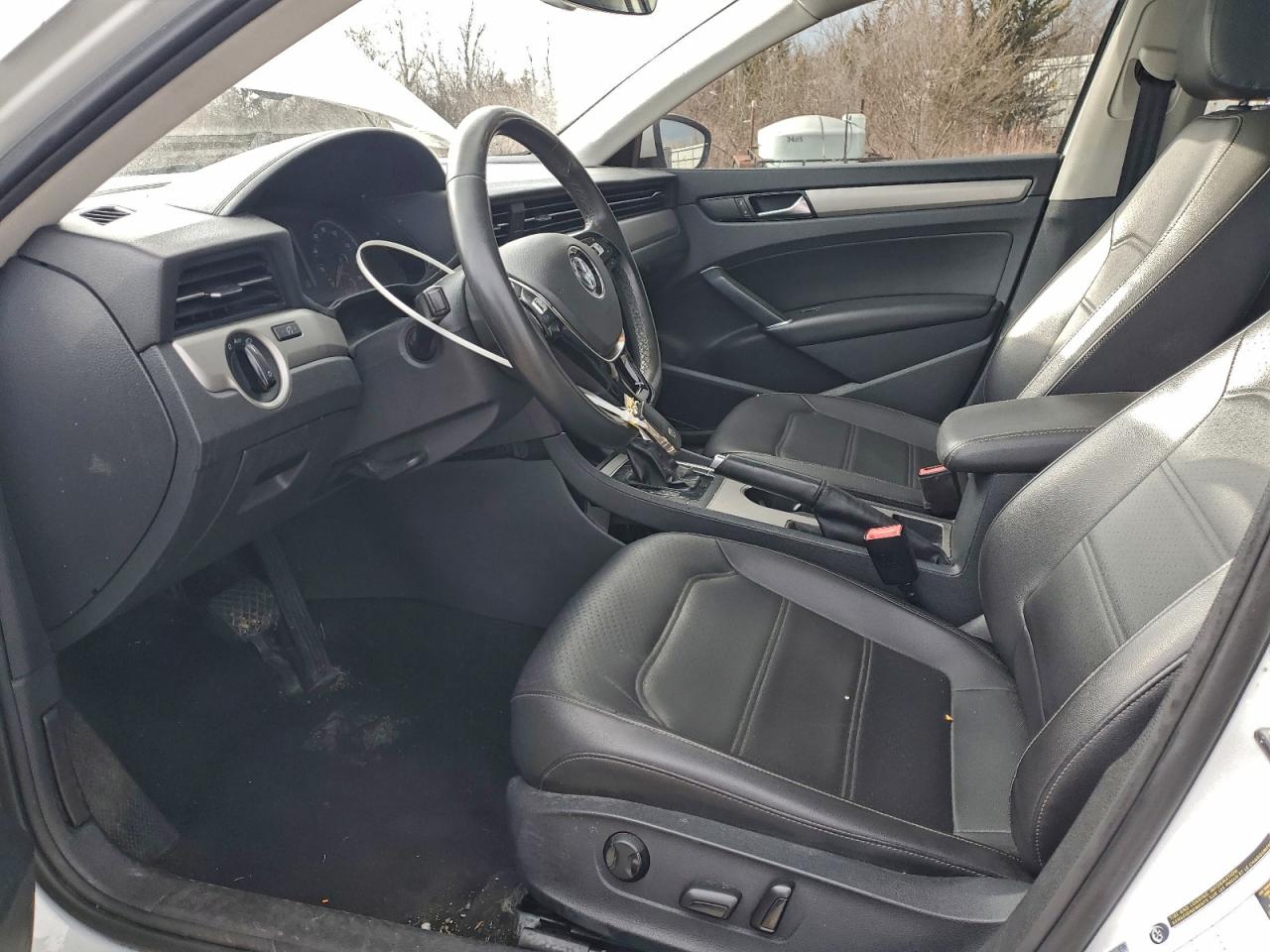 2021 VOLKSWAGEN PASSAT SE photo 13
