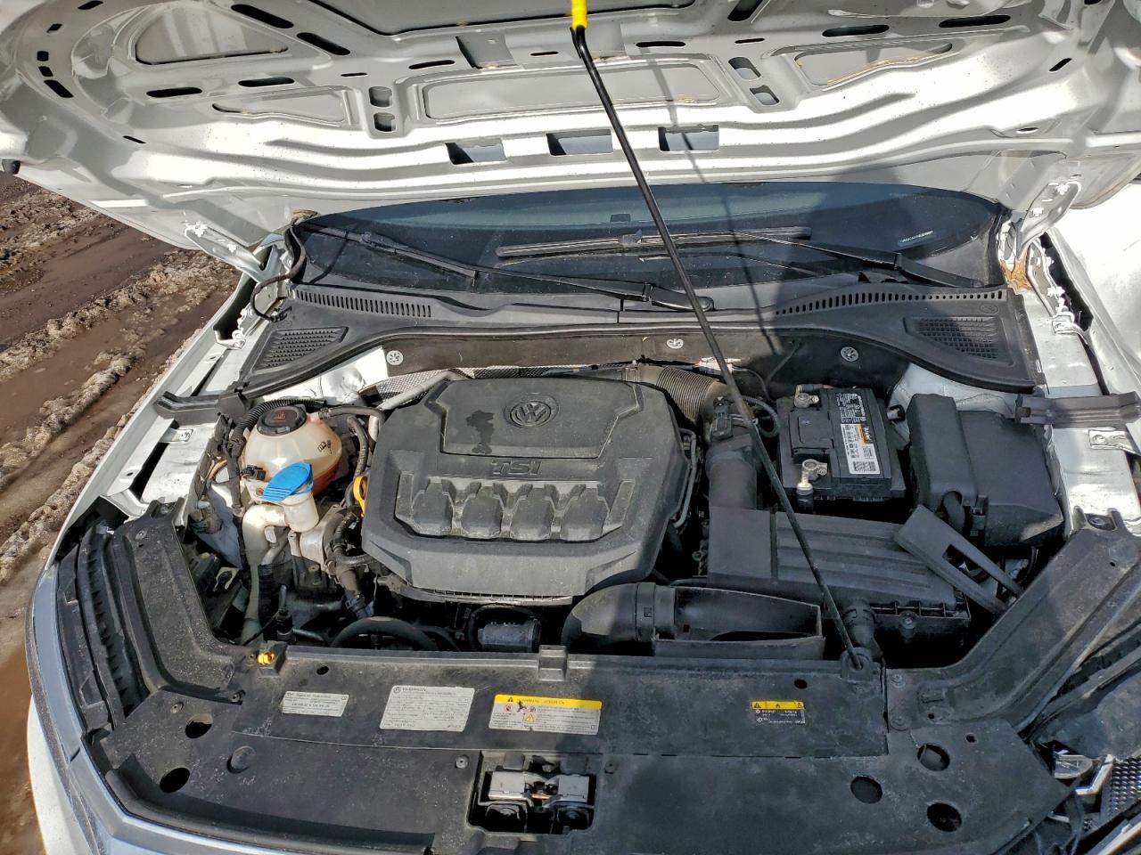 2021 VOLKSWAGEN PASSAT SE photo 21