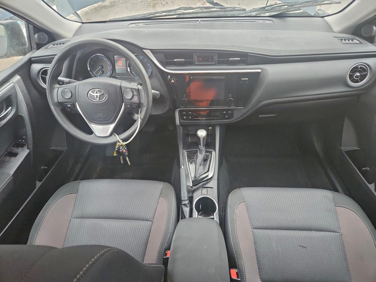2017 TOYOTA COROLLA L photo 8