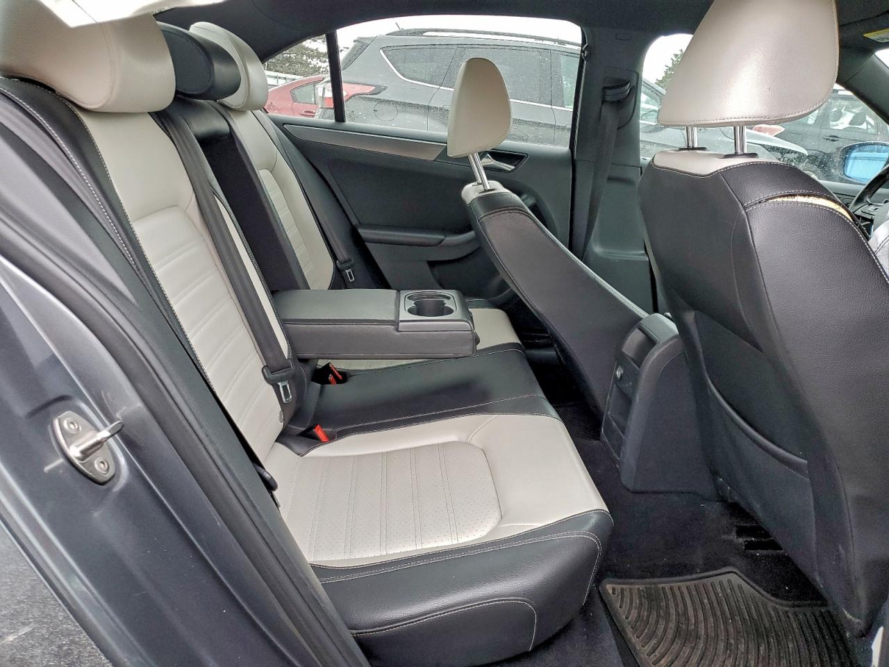 2016 VOLKSWAGEN JETTA SPORT photo 28