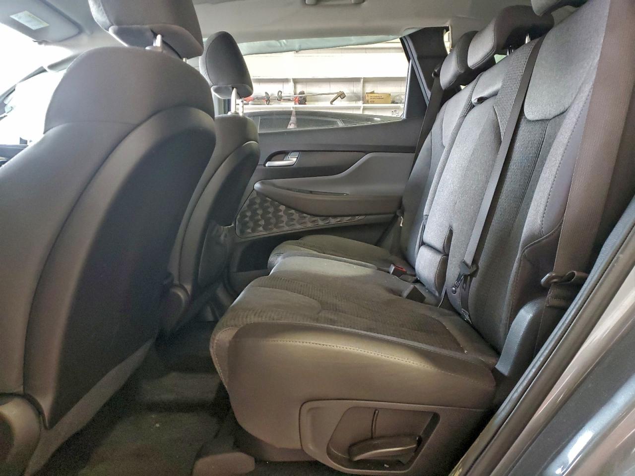 2019 HYUNDAI SANTA FE SE photo 11