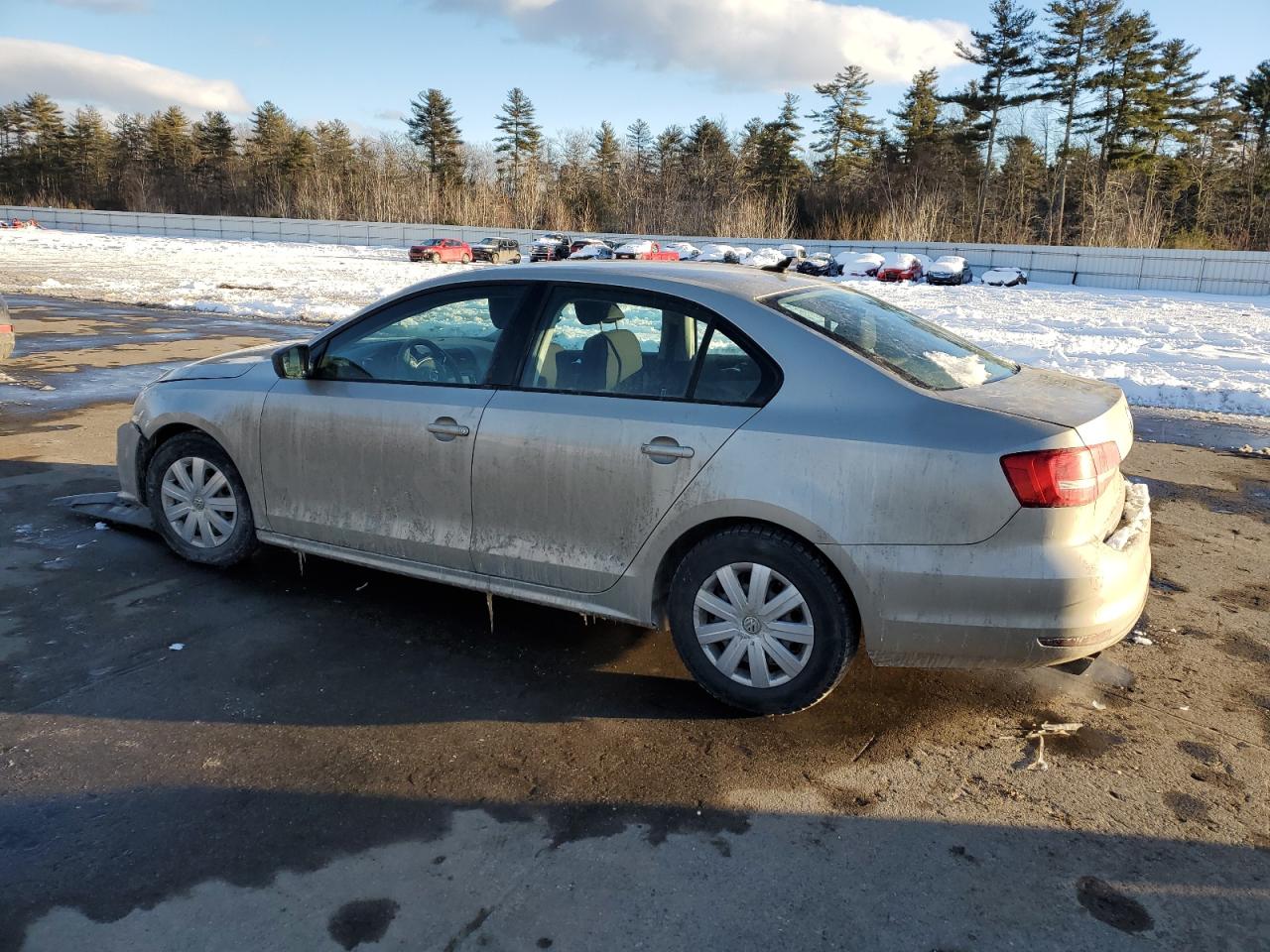 2015 VOLKSWAGEN JETTA BASE photo 2