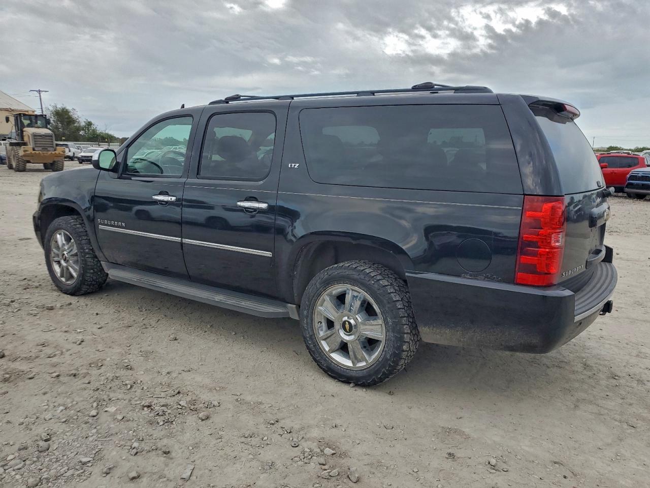 2010 CHEVROLET SUBURBAN K1500 LTZ photo 4