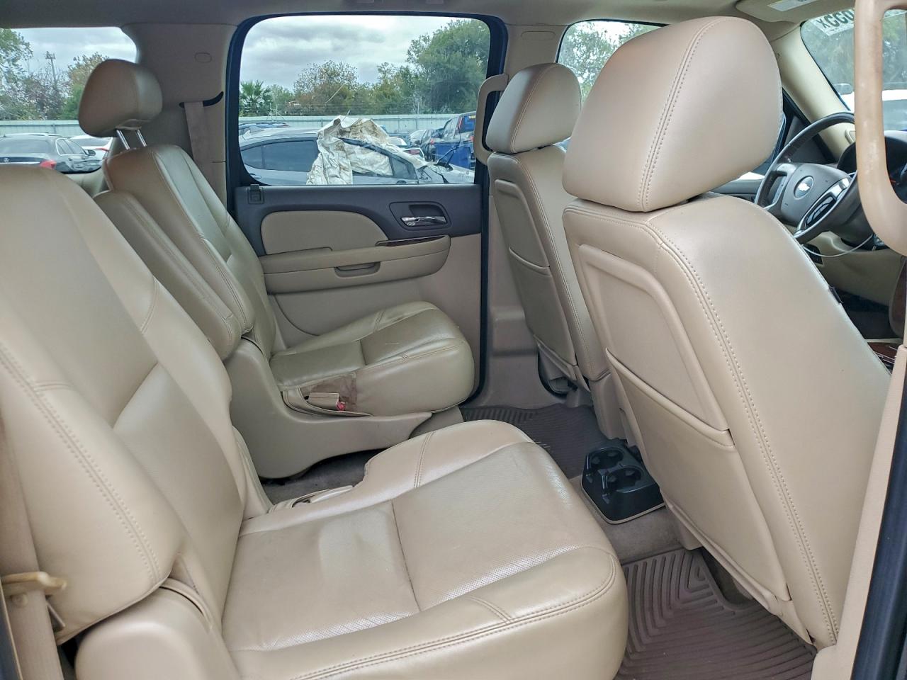 2010 CHEVROLET SUBURBAN K1500 LTZ photo 31
