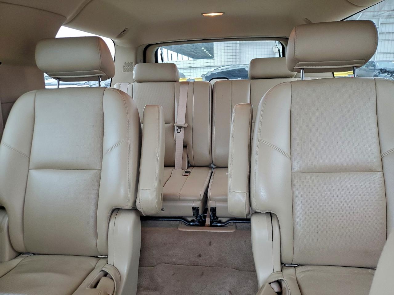 2010 CHEVROLET SUBURBAN K1500 LTZ photo 28